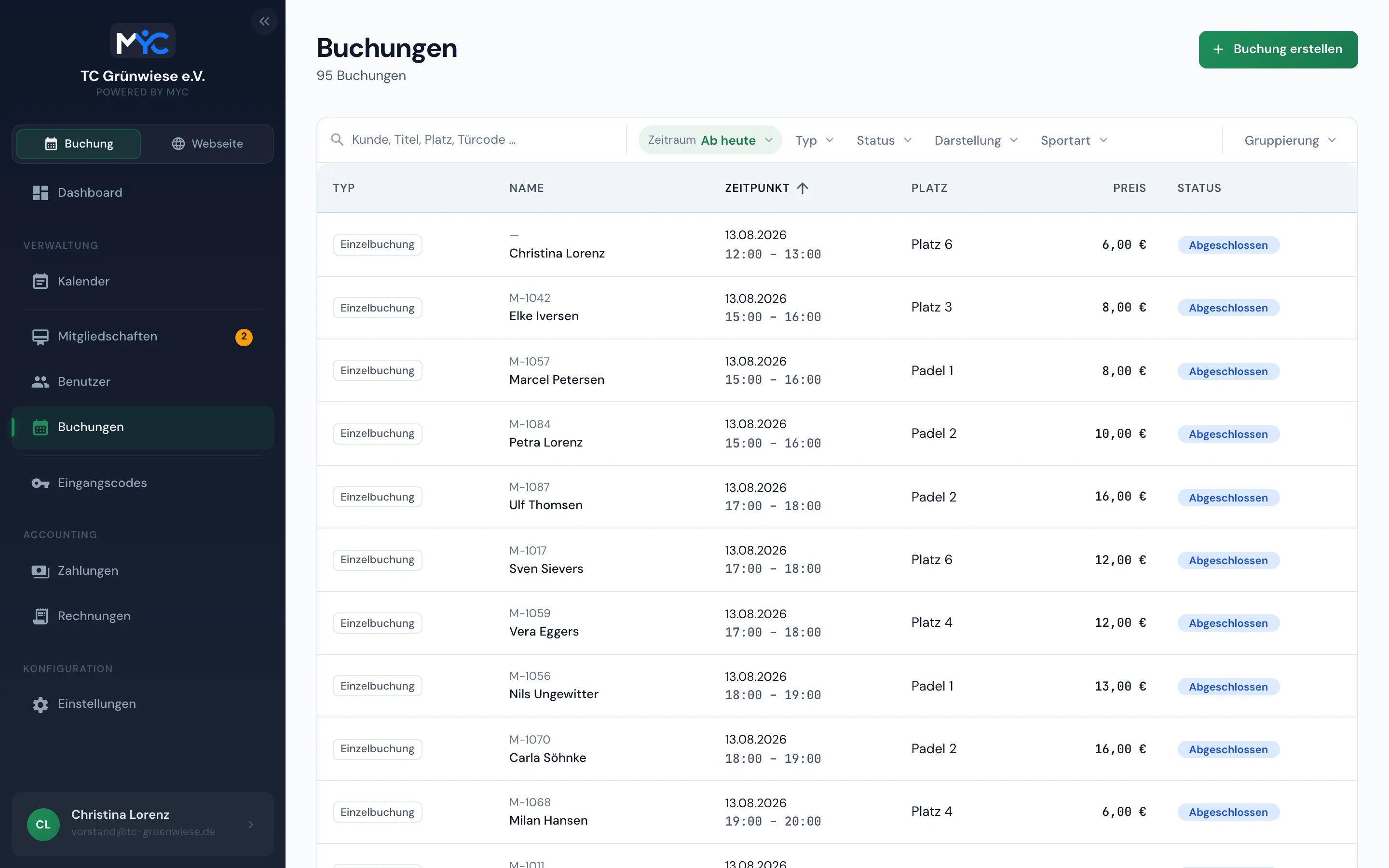 Buchungsliste mit Typ, Name, Zeitpunkt, Platz, Preis und Status